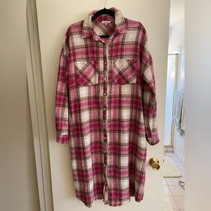 shacket never worn  . New without tags . Smoke free home